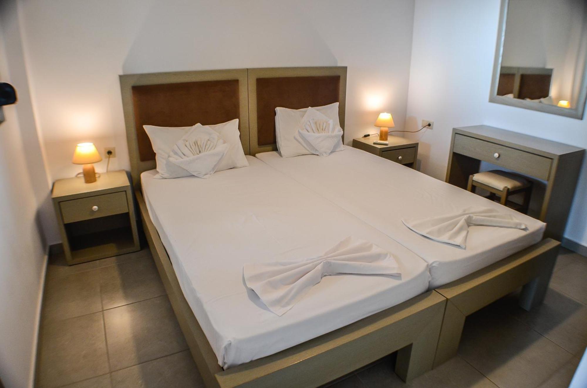 Alexena Apartments Agia Galini  Exterior photo