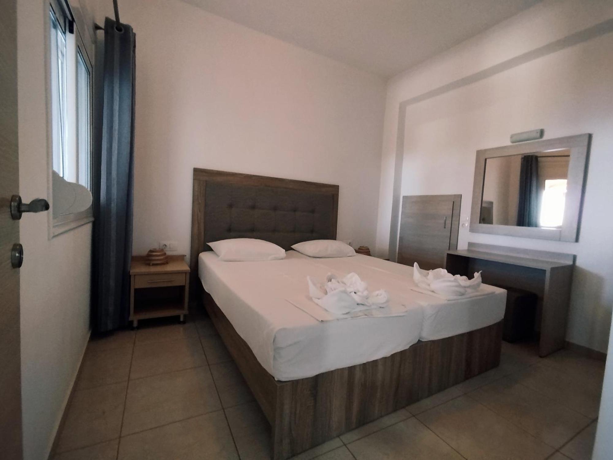 Alexena Apartments Agia Galini  Exterior photo